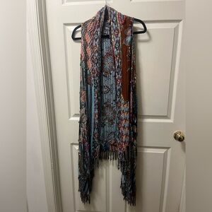 Raj Women’s Bohemian Multicolor Tapestry Vest with Fringe Hem & Yarn Outline O/S